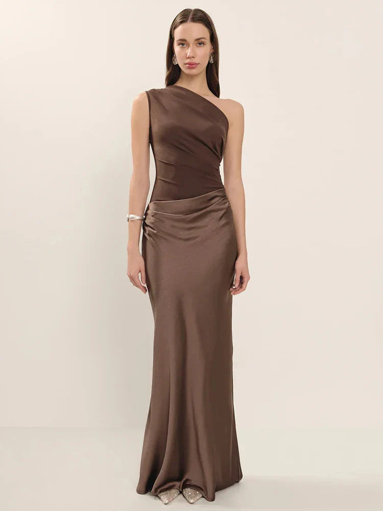 Coraline | Satin-Maxikleid mit One-Shoulder-Ausschnitt