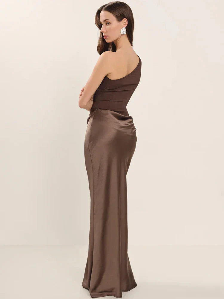 Coraline | Satin-Maxikleid mit One-Shoulder-Ausschnitt