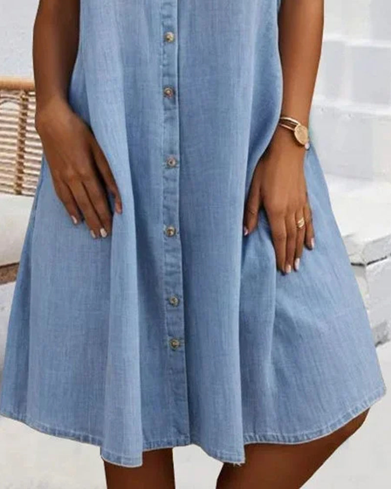 BELLA | Robe élégante à col avec boutons sur le devant et couverture ventre