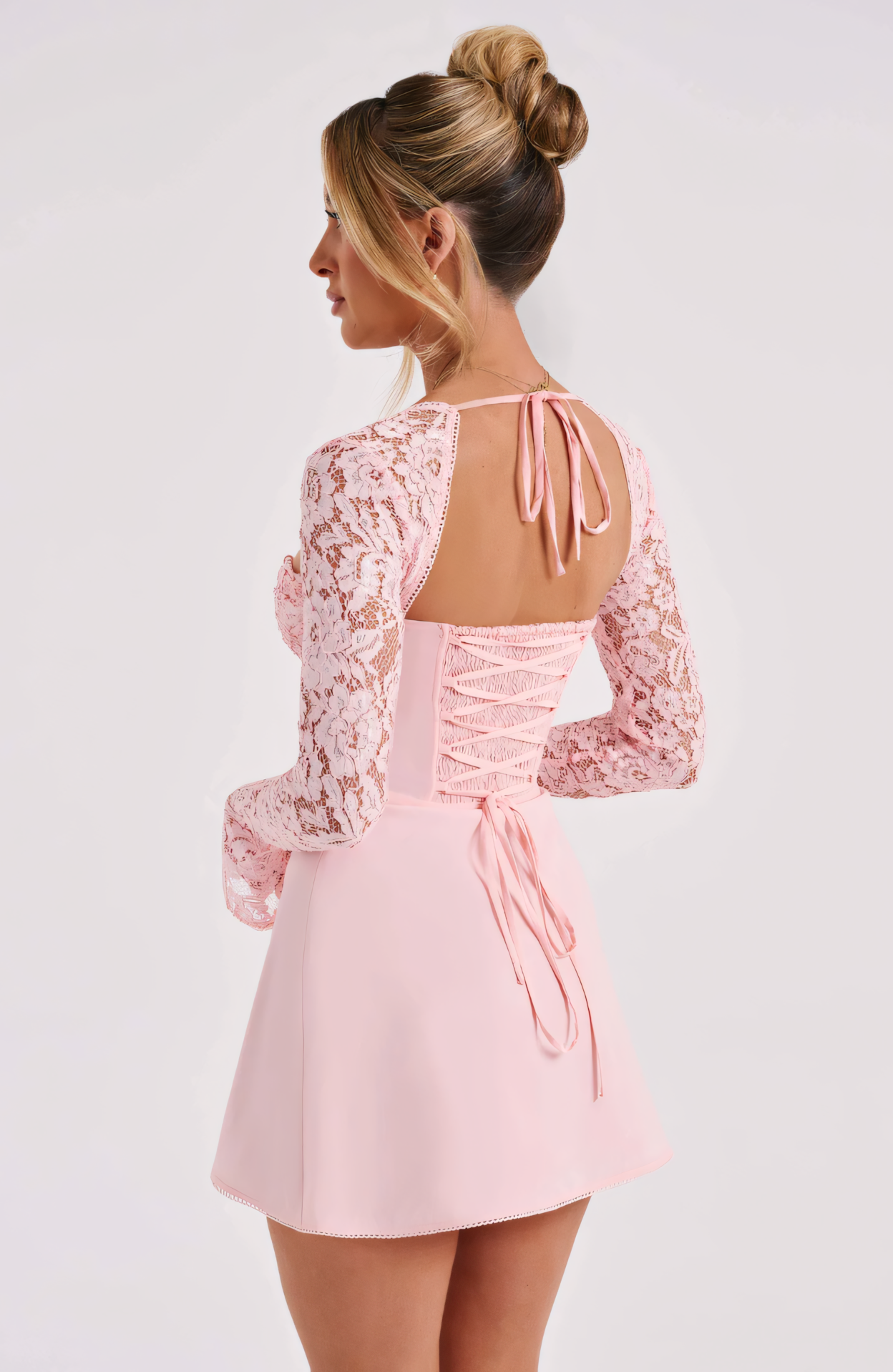 Estavelle | Minikleid aus Spitze mit langen Ärmeln