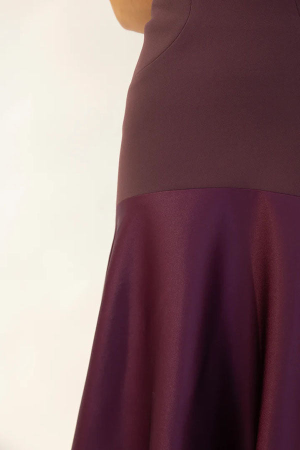 Luxuriöses, trägerloses Maxikleid aus Satin