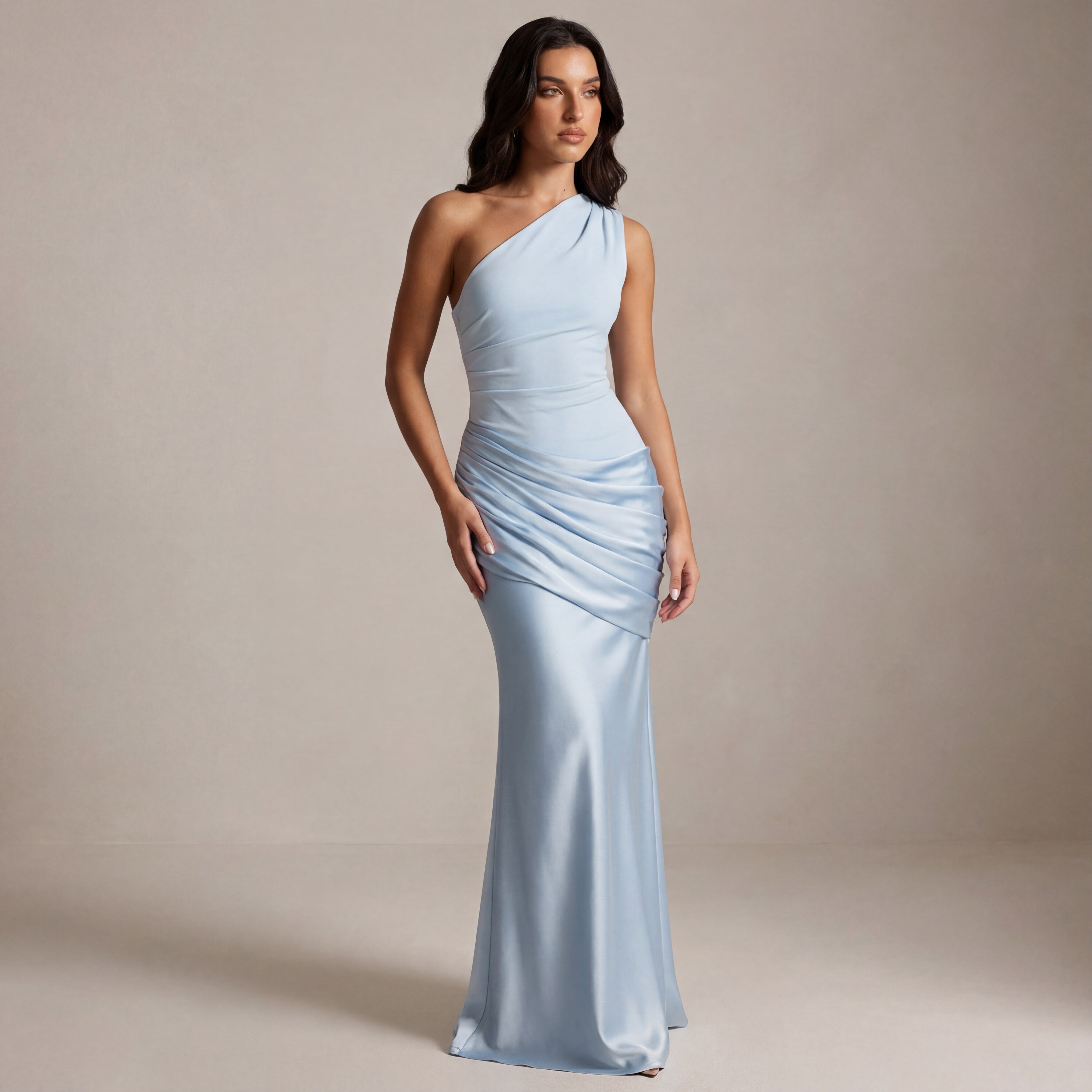 CORALIE | EIN-SCHULTERIGES MAXIKLEID MIT DRAPIERUNG