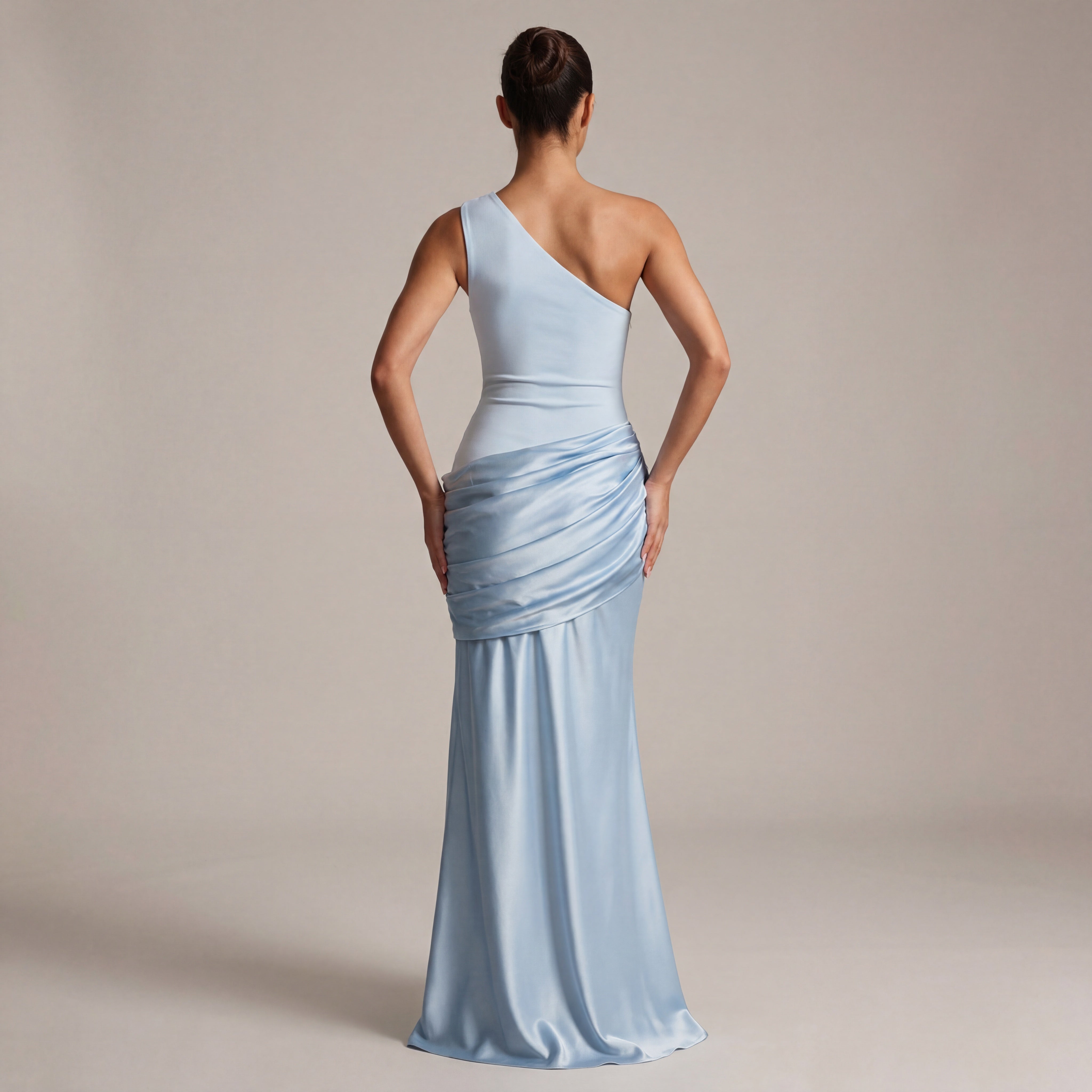 CORALIE | EIN-SCHULTERIGES MAXIKLEID MIT DRAPIERUNG