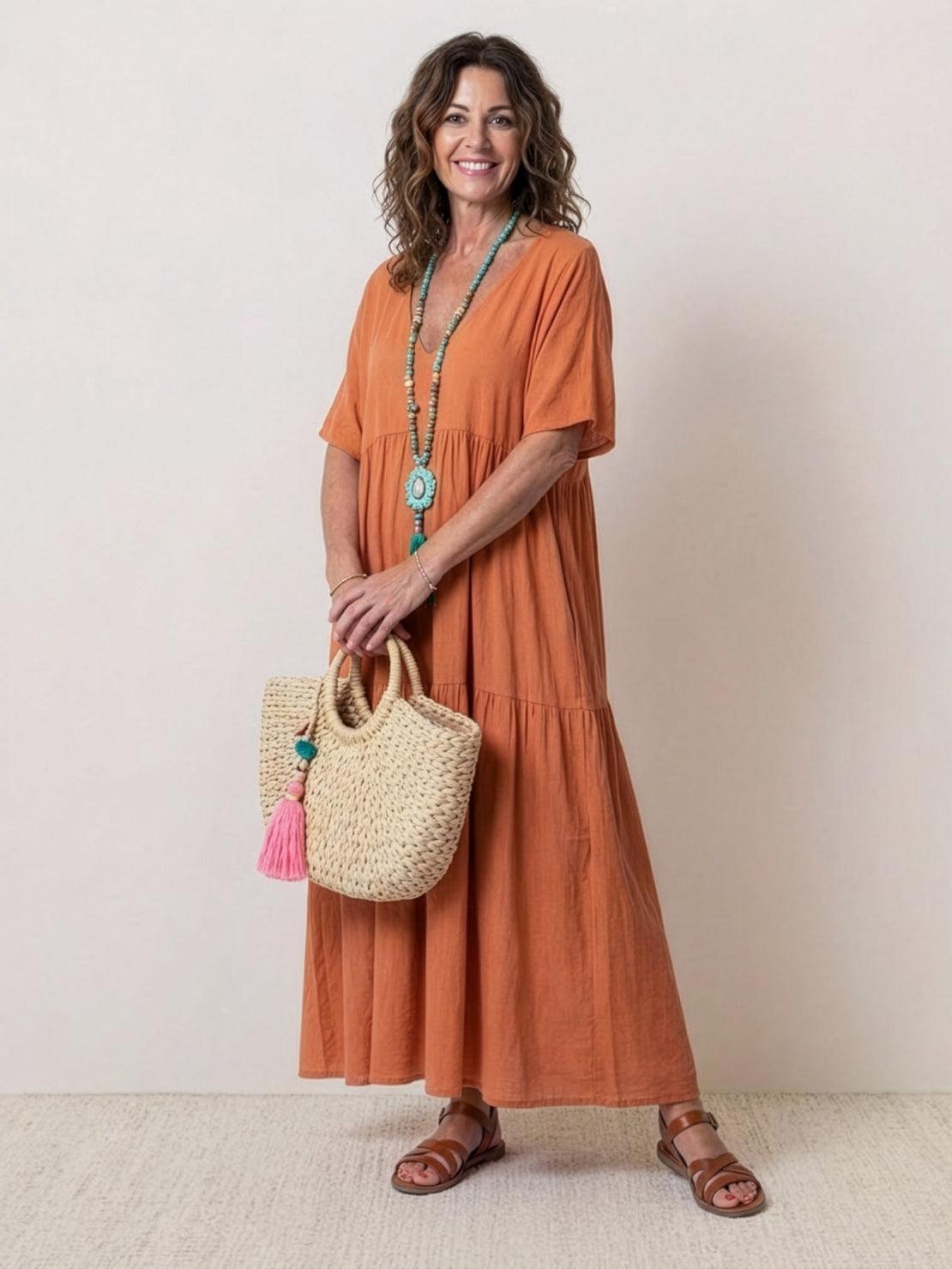 AMBER | ROBE MAXI À NIVEAUX ÉLÉGANTE AVEC COUVERTURE DU VENTRE