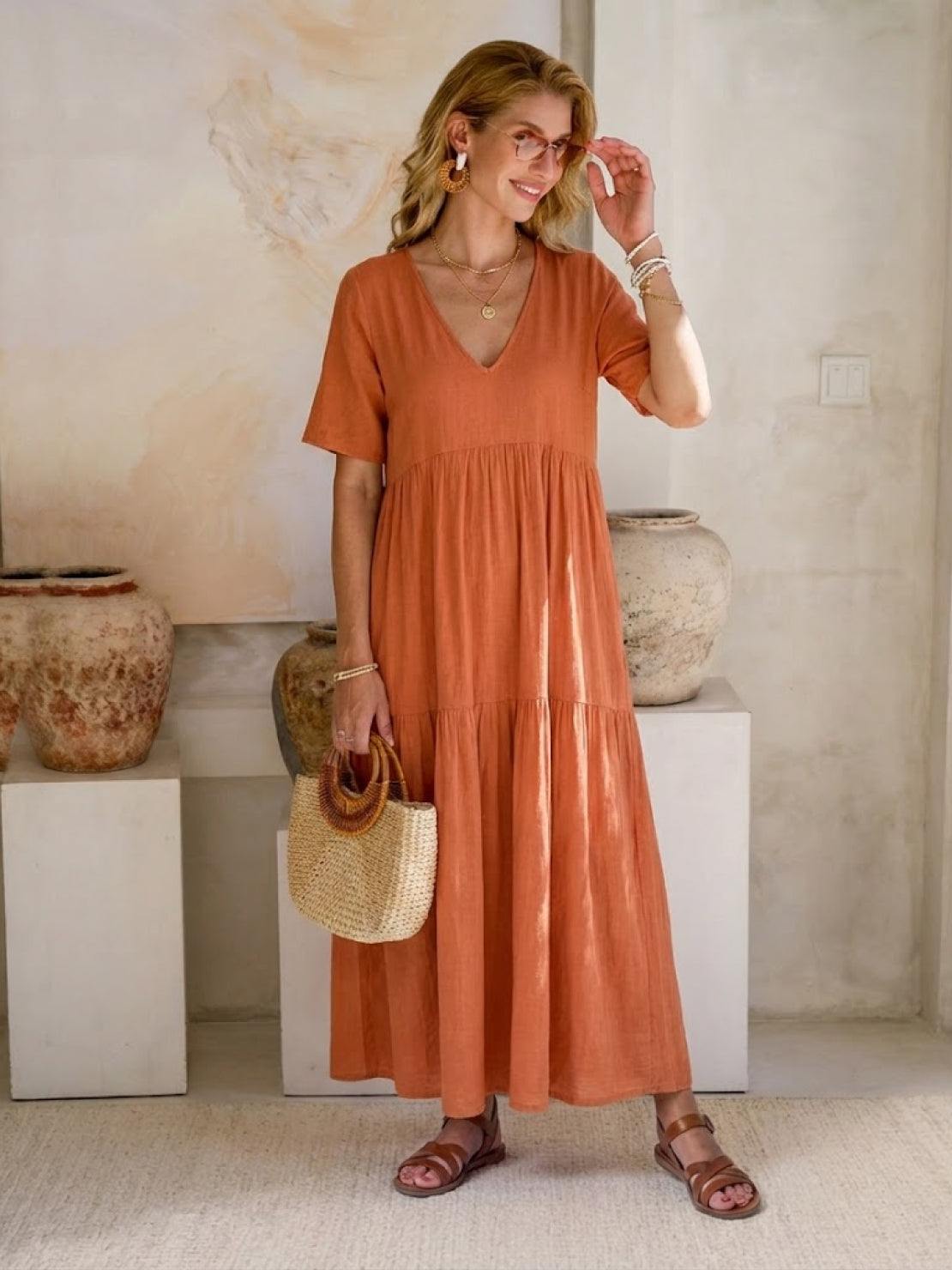 AMBER | ROBE MAXI À NIVEAUX ÉLÉGANTE AVEC COUVERTURE DU VENTRE