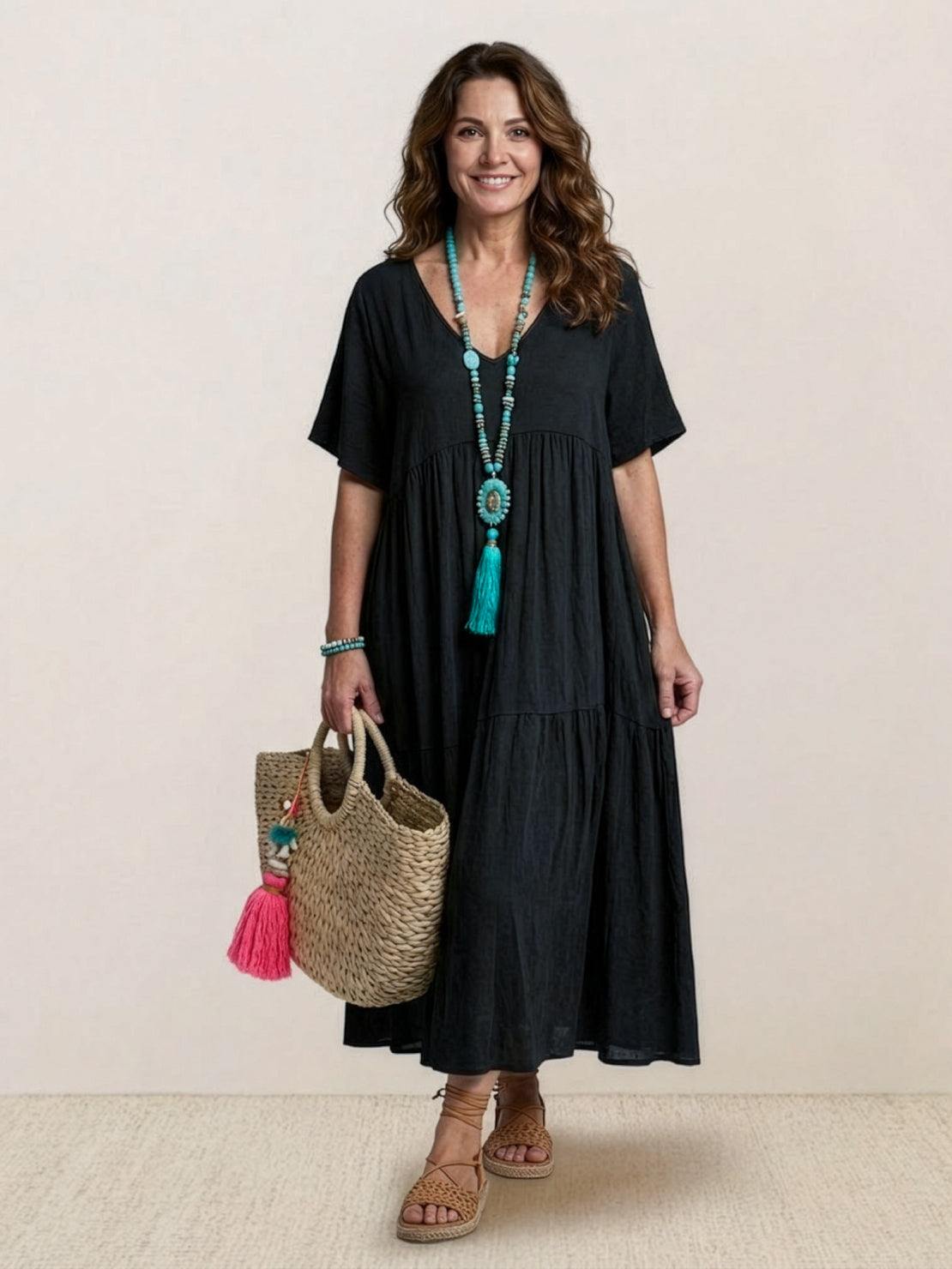 AMBER | ROBE MAXI À NIVEAUX ÉLÉGANTE AVEC COUVERTURE DU VENTRE