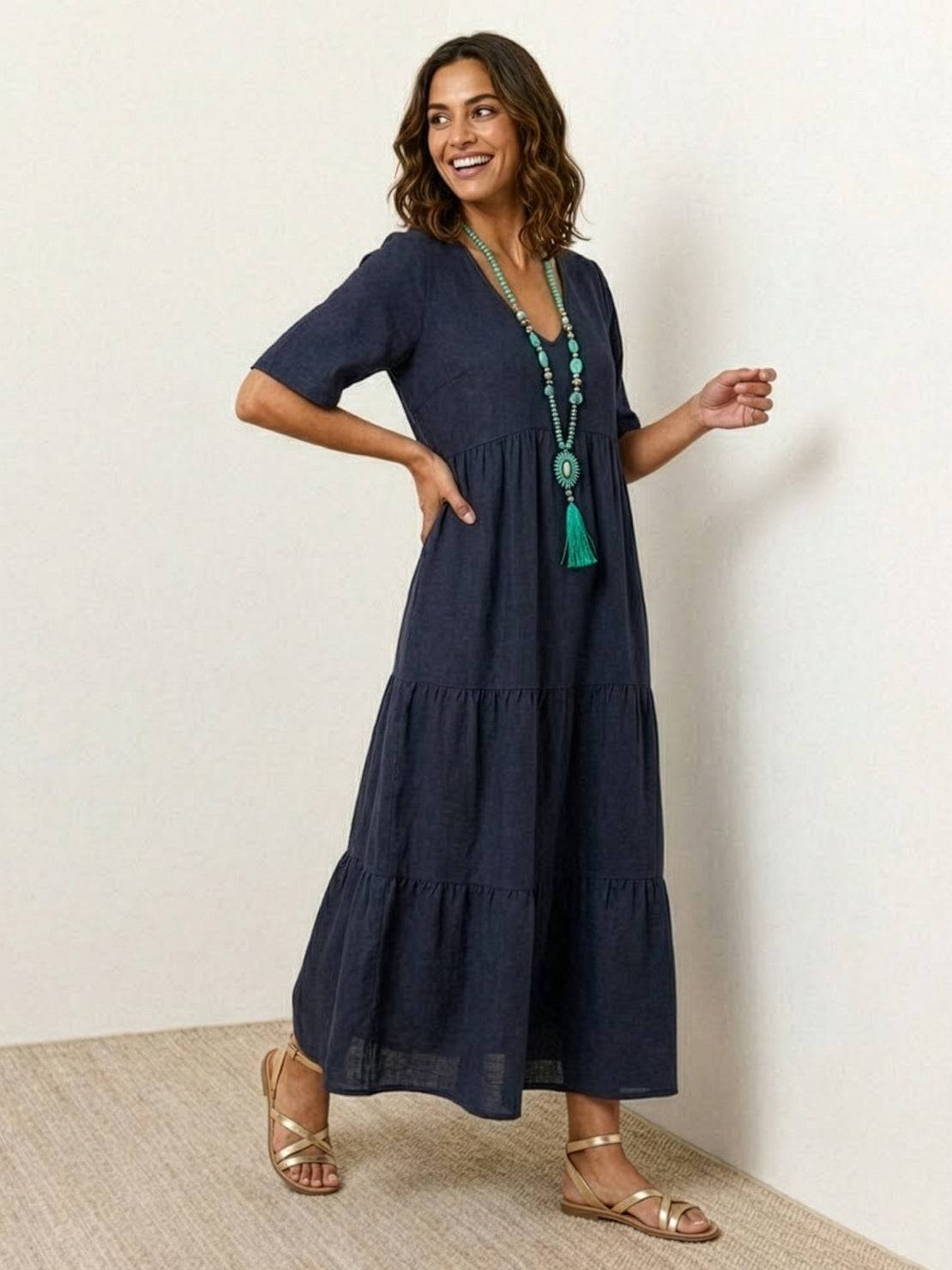 AMBER | ROBE MAXI À NIVEAUX ÉLÉGANTE AVEC COUVERTURE DU VENTRE