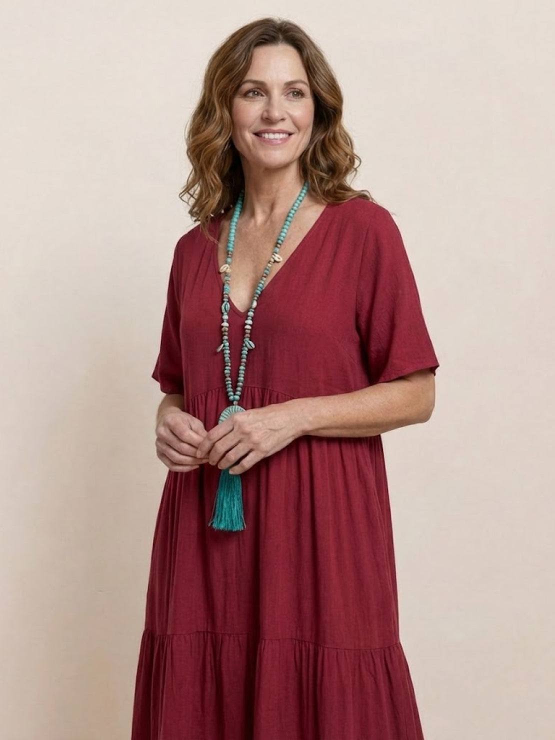 AMBER | ROBE MAXI À NIVEAUX ÉLÉGANTE AVEC COUVERTURE DU VENTRE