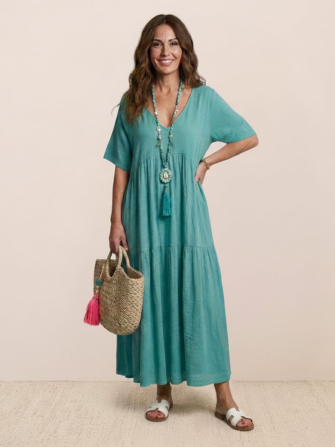 AMBER | ROBE MAXI À NIVEAUX ÉLÉGANTE AVEC COUVERTURE DU VENTRE