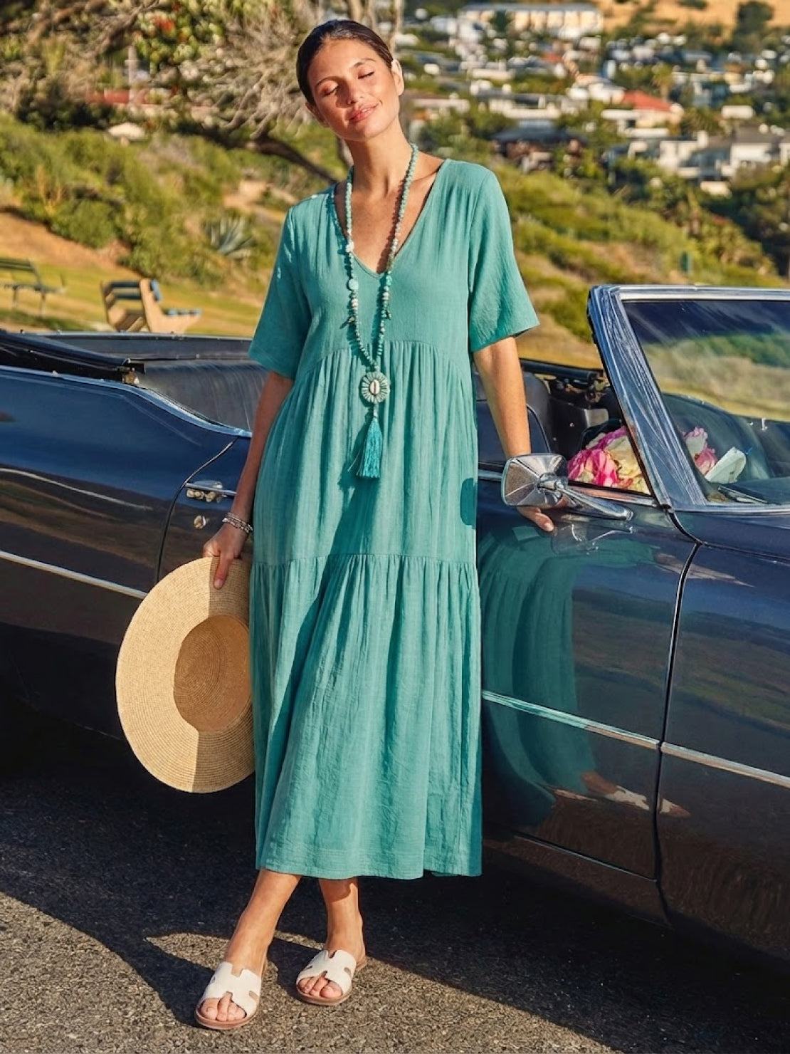 AMBER | ROBE MAXI À NIVEAUX ÉLÉGANTE AVEC COUVERTURE DU VENTRE